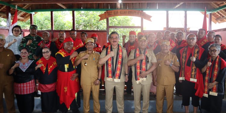 GUBERNUR & WAGUB HADIRI ACARA PANAS GANDONG AMALOPU DI NEGERI RUMAHKAY