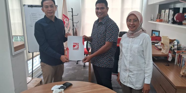 Resmi ! Vanath Pimpin PSI Maluku