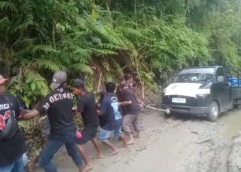 Menembus Batas: Perjuangan Baznas SBB Salurkan Zakat di Pesisir Huamual