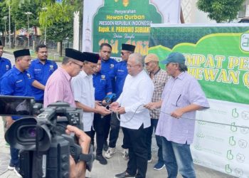 Berbagi Berkah Idul Adha: FCT Gandeng KNPI Maluku Salurkan Bantuan Hewan Kurban di Yayasan Al Fatah Ambon