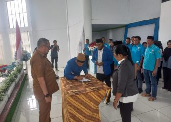 Dibawah Kepemimpinan Hayoto DPD KNPI Bursel dilantik
