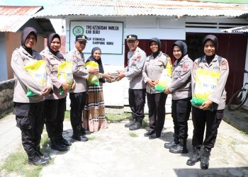 Kawal Program Kapolres, Polres Buru Salurkan Beras Dan Alquran Di 10 TPQ Kota Namlea