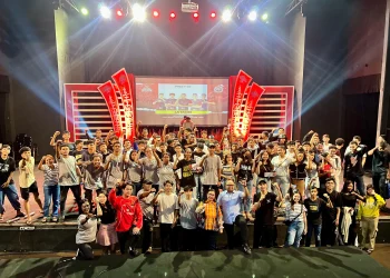 Offline TURNAMENT Piala Wakil Ketua DPRD Kota Ambon Patrick Moenandar Datangkan Team Juara Dunia EVOS Esports