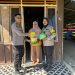 Kembali Gelar Jumat Berkah, Kapolsek Namlea Sambangi Warga Miskin, Bagikan Sembako.
