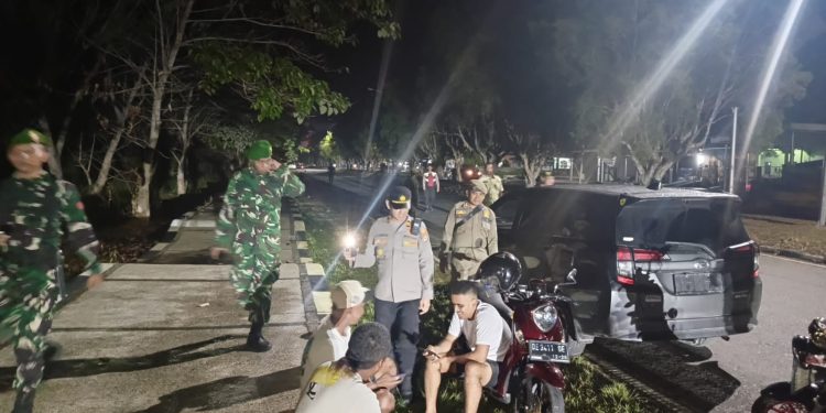 Antisipasi Balap Liar Dan Cegah Prostitusi, Kapolsek, Satpol PP dan TNI Gelar Razia