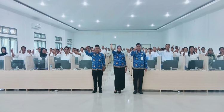 Unpatti Gelar Ujian TOEFL Bagi 105 Mahasiswa RPL Kerjasama dengan Dinas Pendidikan Kabupaten Maluku Tenggara