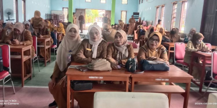Rapat Koordinasi Dikmensus Buru,Kepsek Dan Guru Bahas Penyusunan Kisi-Kisi Ujian Sekolah