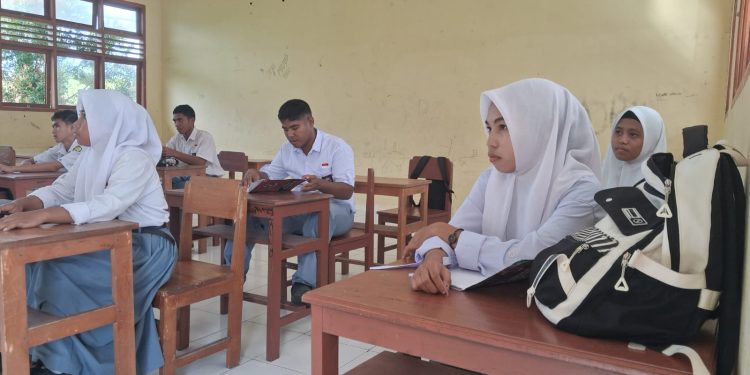 Hari Kedua Masuk Sekolah Pasca Libur Puasa, Aktivitas Belajar Mengajar SMAN 12 Buru Kembali Stabil