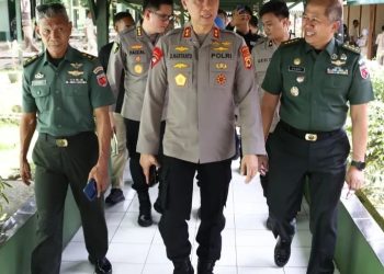 Kapolda Maluku Turun Langsung menjengkuk korban Kekerasan Penganiyaan terhadap siswa Madrasah Tual