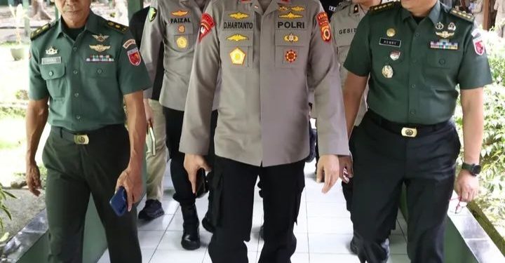 Kapolda Maluku Turun Langsung menjengkuk korban Kekerasan Penganiyaan terhadap siswa Madrasah Tual