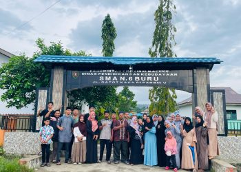 Rasa Peduli Sosial Serta Pererat Silahturahmi, SMAN 6 Buru Berbagi Takjil