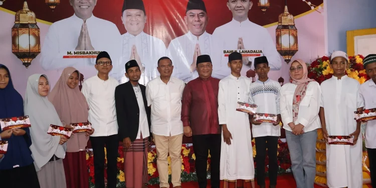 Ramadan Penuh Kepedulian, Ketua DPD SOKSI Maluku Salurkan Bantuan untuk Santri Pesantren Hidayatullah Liang
