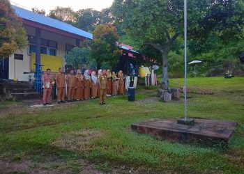Kades Hatawano Turut Sukseskan Pelaksanaan Ujian Sekolah Tahun ajaran 2025-2026