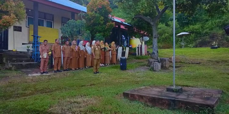 Kades Hatawano Turut Sukseskan Pelaksanaan Ujian Sekolah Tahun ajaran 2025-2026