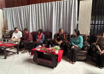 Bupati dan Wabup Kepulauan Tanimbar Sambut Kedatangan Kajari Baru di Bandara Lorulun