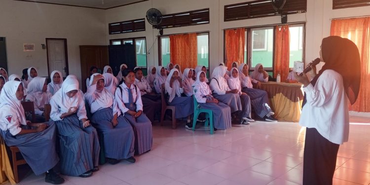 Cegah Diabetes Sejak Dini, SMAN 8 Buru Gelar Sosialisasi Kesehatan Dan Cek Gula Darah