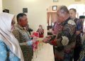 Perkuat Mutu Dan Transformasi Pendidikan,Cabdin Dikmensus Buru Gelar Sertijab Dua Kepsek Baru