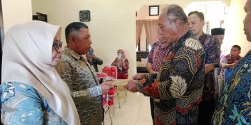 Perkuat Mutu Dan Transformasi Pendidikan,Cabdin Dikmensus Buru Gelar Sertijab Dua Kepsek Baru