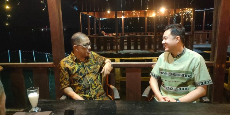 Silaturahmi Politik: Ketua PSI Maluku Bertemu Mantan Walikota Ambon Richard Louhenapessy