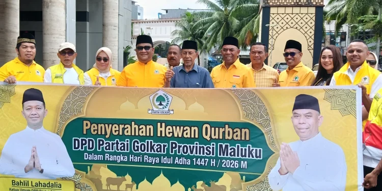 Golkar Maluku Tebar Qurban, Bawa Pesan Kepedulian Bahlil di Al Fatah Ambon