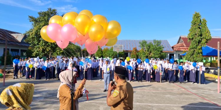 Lepas Balon, Terapkan GAMAS, SMAN 6 Buru Sambut 95 Siswa Baru Lewat MPLS Penuh Semangat