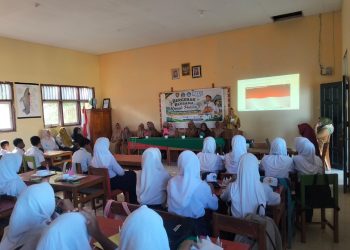 Terbatas Ruang Belajar, SMAN 13 Buru Tetap Nyalakan Semangat MPLS