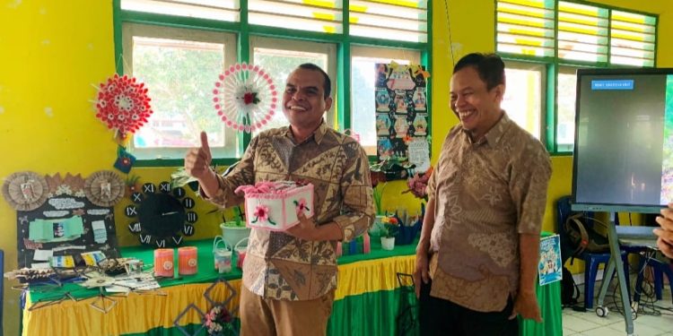 MPLS Ditutup, Kreativitas Siswa Baru SMKN 1 Buru Bikin Rahman Ali Terpukau