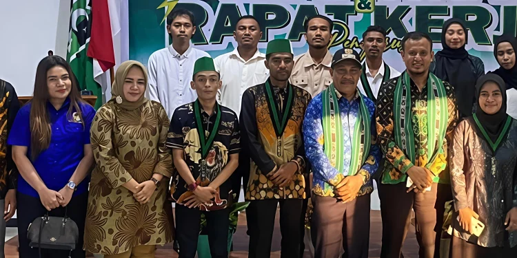 KNPI SBB Tegaskan Sinergi Kepemudaan, Hadiri Pelantikan HMI Cabang Seram Bagian Barat