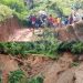 Warga Sakit Dipikul Lewati Jalan Rusak, Potret Ketimpangan Infrastruktur di Inamosol Kembali Jadi Sorotan