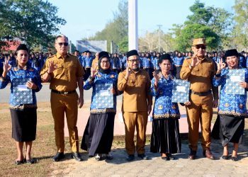 79,2 Miliar Cair, 1.951 PPPK Buru Resmi Di Lantik Di Halaman Kantor Bupati Buru
