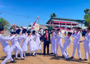 HUT RI ke-81 di Airbuaya, Paskibraka SMAN 7 Buru Tampil Penuh Semangat