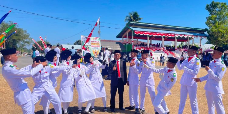 HUT RI ke-81 di Airbuaya, Paskibraka SMAN 7 Buru Tampil Penuh Semangat