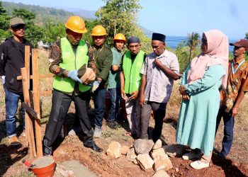 Peletakan Batu Pertama 2 RKB SMAN 13 Buru Di Hatawano DiMulai