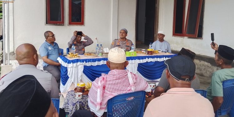 Perkuat Kamtibmas di Huamual, Kapolres SBB Dihadapkan pada Keluhan Miras dan Penanganan Kasus